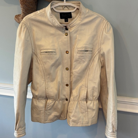 Wilsons Leather Jackets & Blazers - Wilsons Leather Women's Cream Snap Front Leather Jacket vintage